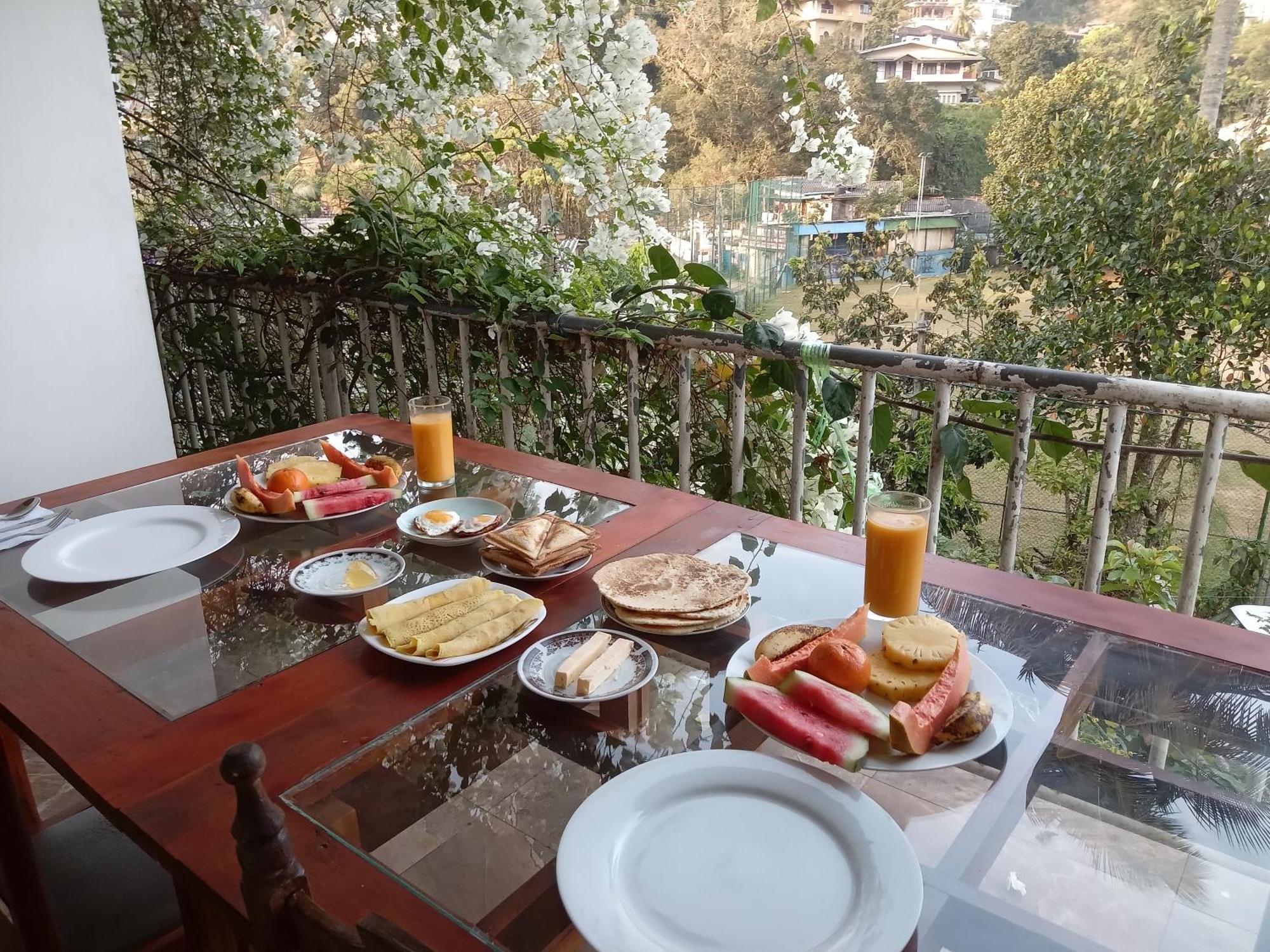 Old Town Hotel Kandy Ngoại thất bức ảnh